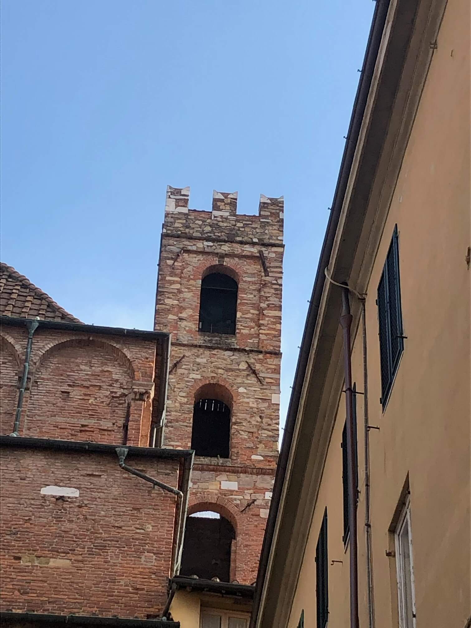 street tour of lucca