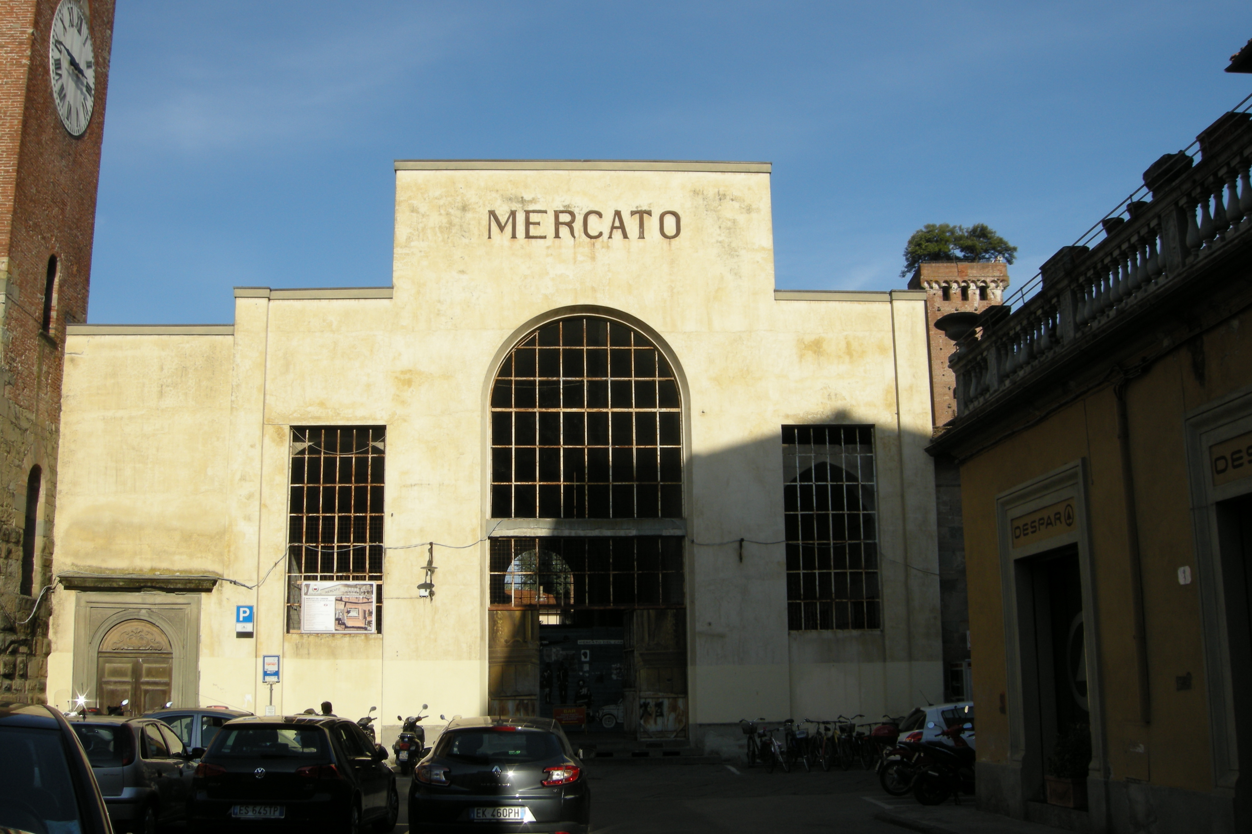 markets around lucca