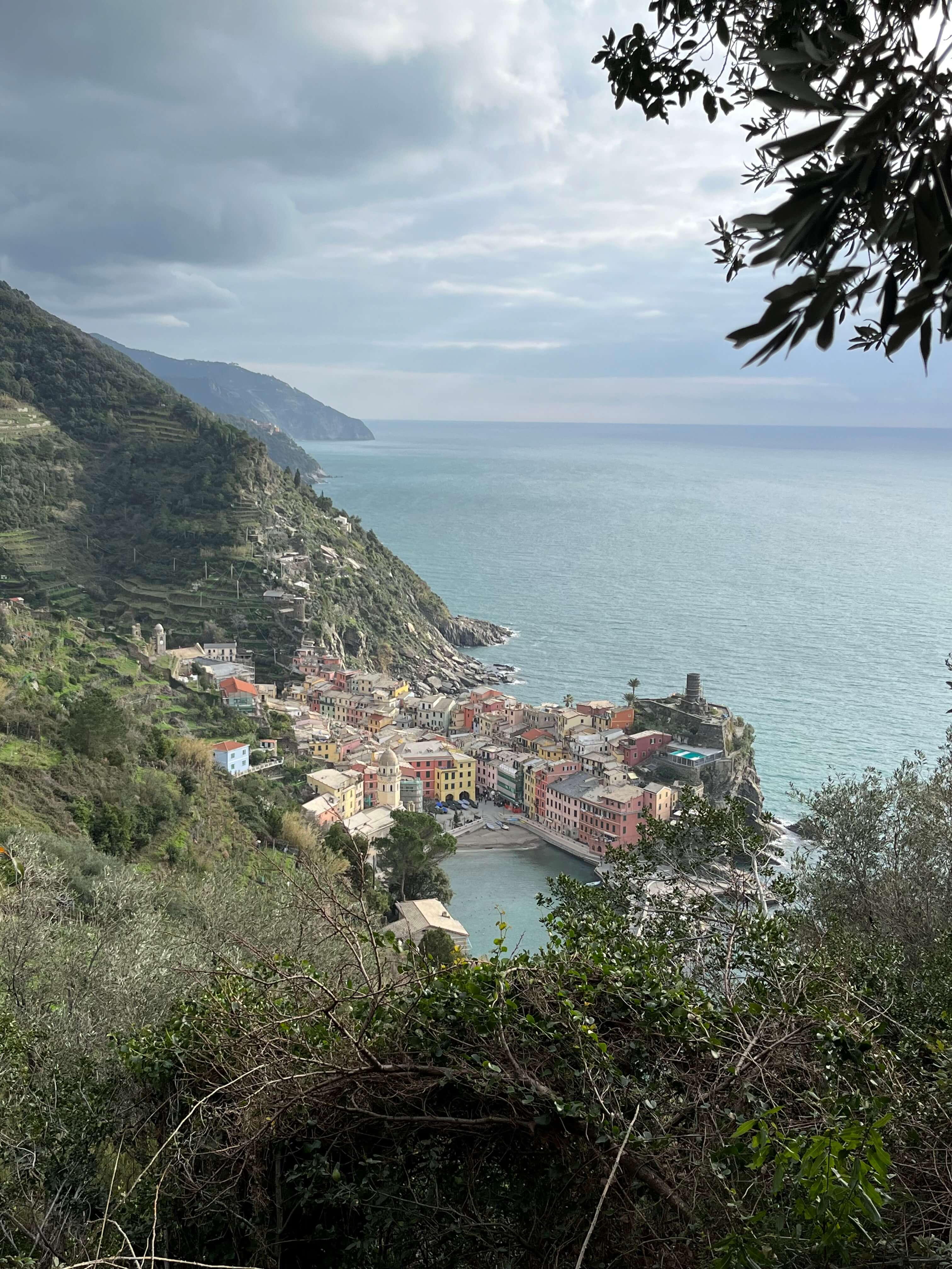 the sea in cinque terre